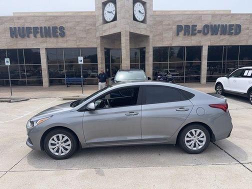 Gray 2022 Hyundai Accent SE