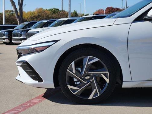 2025 Hyundai ELANTRA HEV Limited