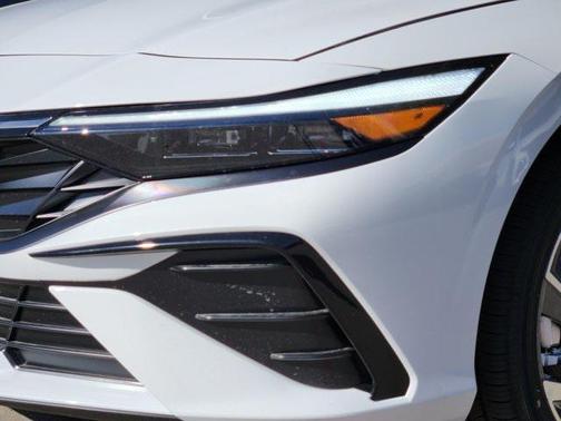 2025 Hyundai ELANTRA HEV Limited