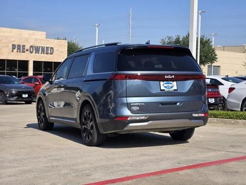 2024 Kia Carnival SX