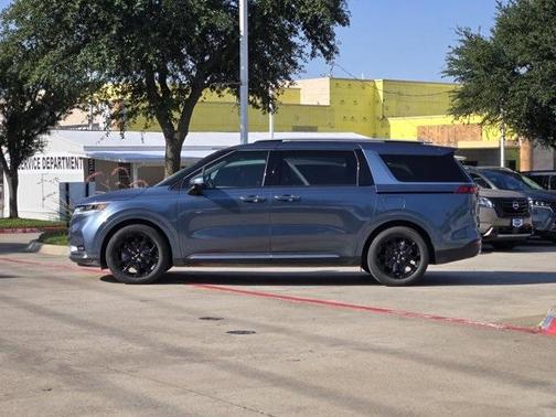2024 Kia Carnival SX