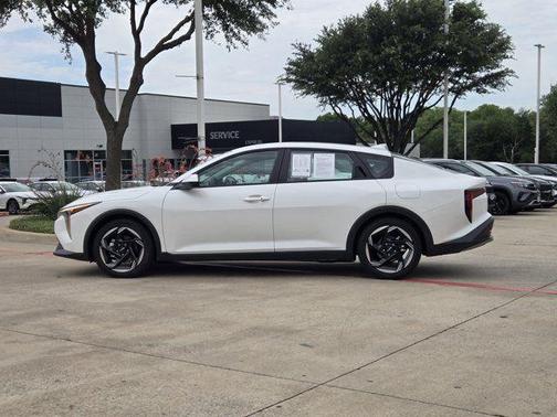 Snow White Pearl 2025 Kia K4 EX