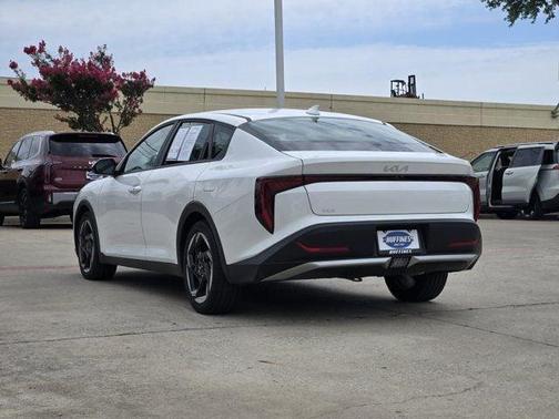 Snow White Pearl 2025 Kia K4 EX