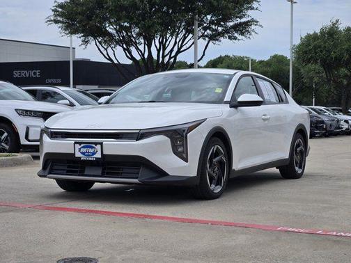 Snow White Pearl 2025 Kia K4 EX
