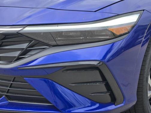 2025 Hyundai ELANTRA HEV Limited