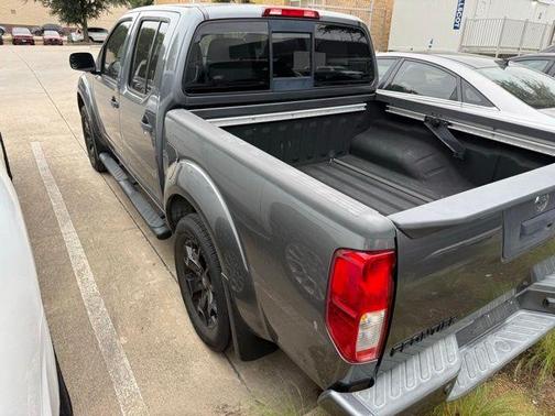 Gun Metallic 2018 Nissan Frontier SV