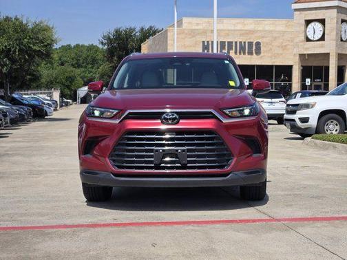 Pearl 2024 Toyota Grand Highlander XLE