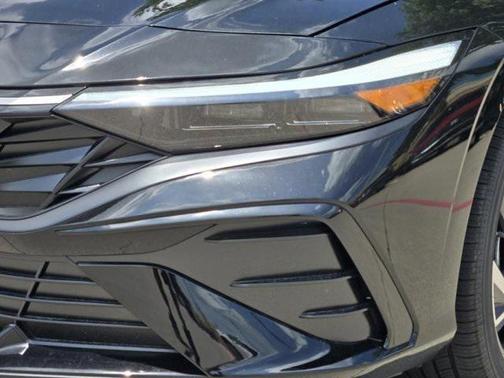 2025 Hyundai ELANTRA HEV Limited