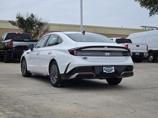2025 Hyundai SONATA Hybrid SEL