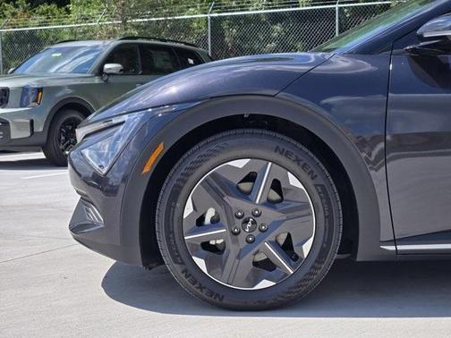 2025 Kia EV6 Light Long Range