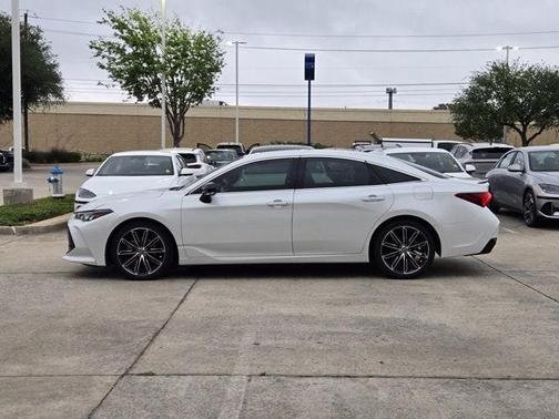 2019 Toyota Avalon XSE