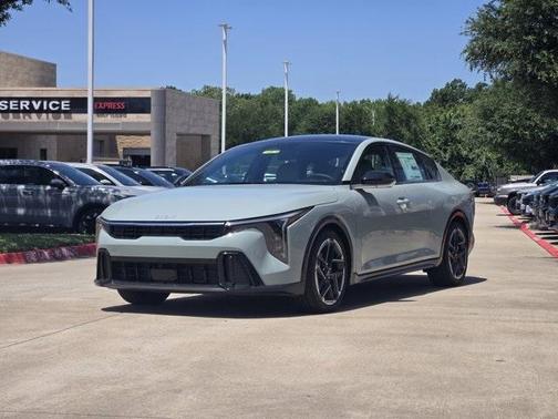 2025 Kia K4 GT-Line