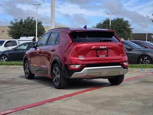 2023 Kia Niro SX