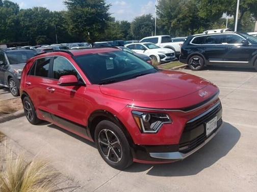 2023 Kia Niro SX