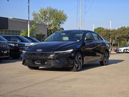 2025 Hyundai ELANTRA Limited