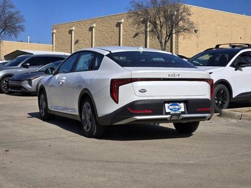 2025 Kia K4 LX