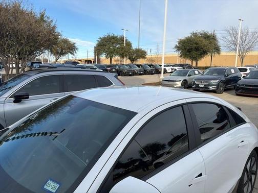 2024 Hyundai IONIQ 6 SE