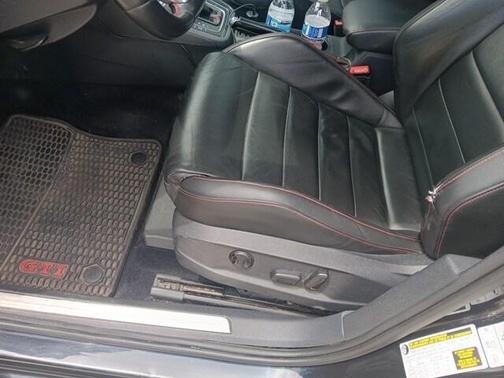 2016 Volkswagen Golf GTI Autobahn w/ Performance 4-Door