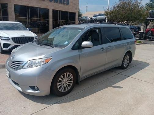 2017 Toyota Sienna XLE Premium