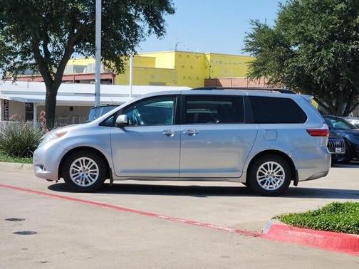 2017 Toyota Sienna XLE Premium