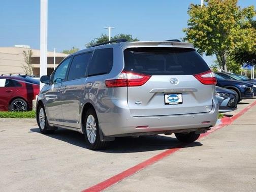 2017 Toyota Sienna XLE Premium