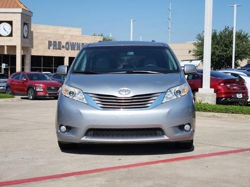 2017 Toyota Sienna XLE Premium