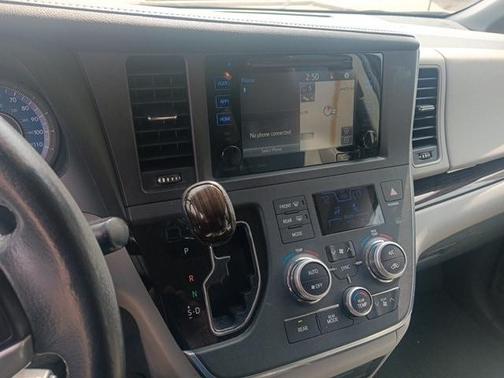 2017 Toyota Sienna XLE Premium