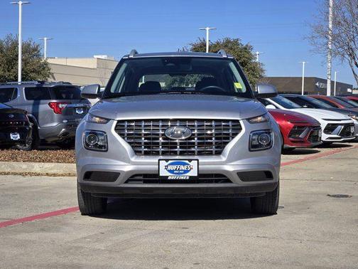 2025 Hyundai VENUE SEL