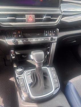 Snow White Pearl 2024 Kia Seltos S