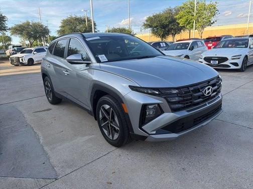 Shimmering Silver 2025 Hyundai TUCSON SEL Convenience