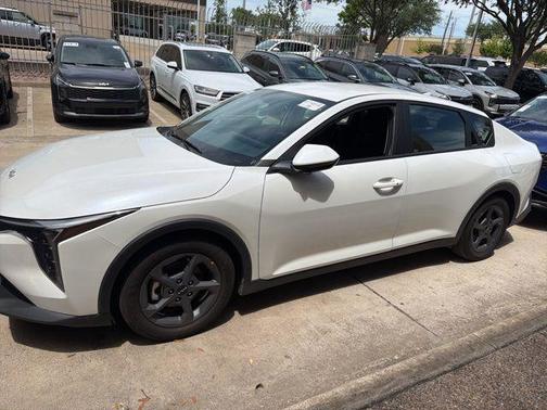 Snow White Pearl 2026 Kia K4