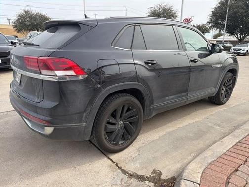 2022 Volkswagen Atlas Cross Sport 2.0T SE w/Technology
