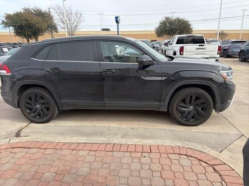 2022 Volkswagen Atlas Cross Sport 2.0T SE w/Technology