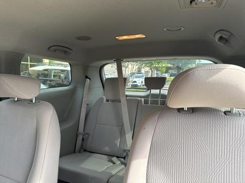 2021 Kia Sedona LX