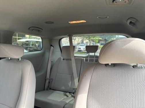2021 Kia Sedona LX