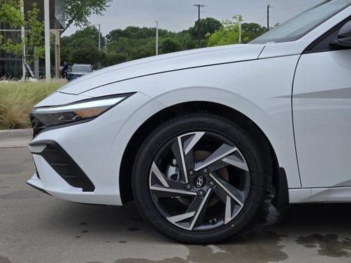 2025 Hyundai ELANTRA HEV SEL Sport