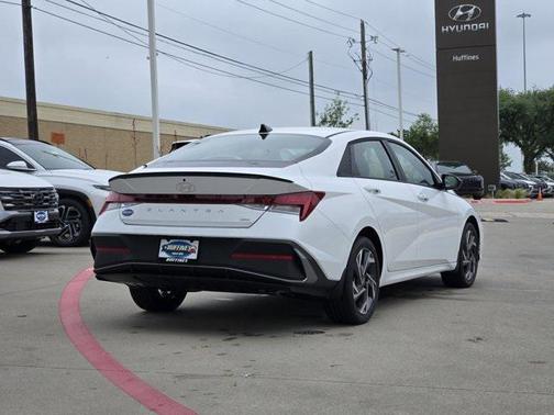 2025 Hyundai ELANTRA HEV SEL Sport