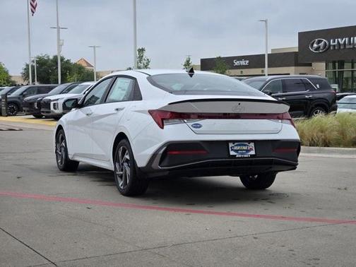 2025 Hyundai ELANTRA HEV SEL Sport