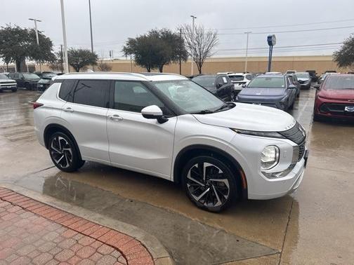 2022 Mitsubishi Outlander SEL