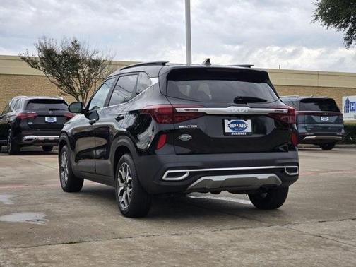 2023 Kia Seltos EX