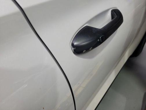 White 2022 Hyundai PALISADE SEL