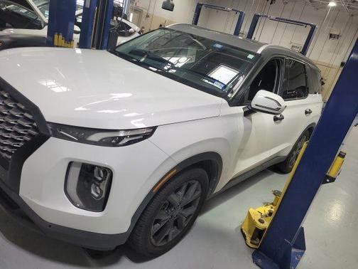 White 2022 Hyundai PALISADE SEL