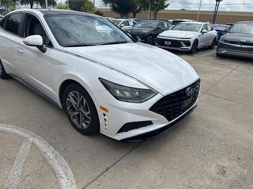 2022 Hyundai SONATA SEL