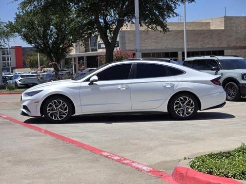 2022 Hyundai SONATA SEL