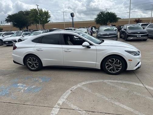 2022 Hyundai SONATA SEL