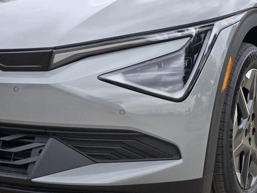 2025 Kia EV6 Light Long Range