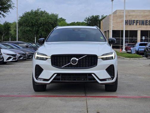 Crystal White Metallic 2023 Volvo XC60 B5 Ultimate Dark Theme