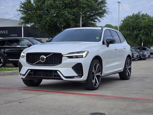 Crystal White Metallic 2023 Volvo XC60 B5 Ultimate Dark Theme