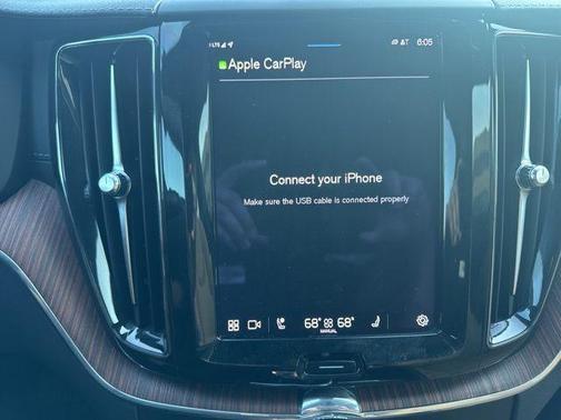 2023 Volvo XC60 B5 Ultimate Dark Theme