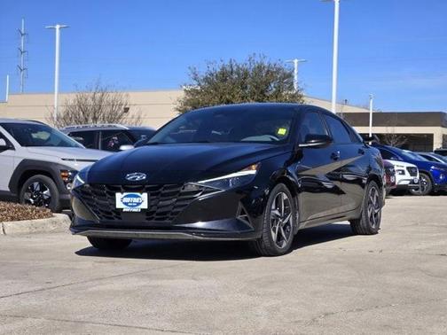 2023 Hyundai ELANTRA SEL